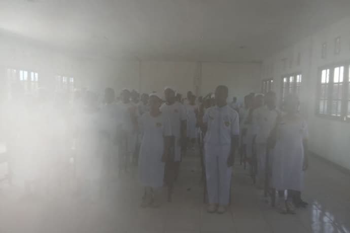 Foto berita: Pemasangan Capping Day, Masyarakat Diharapkan Mengenal SMK Kesehatan Anigou
