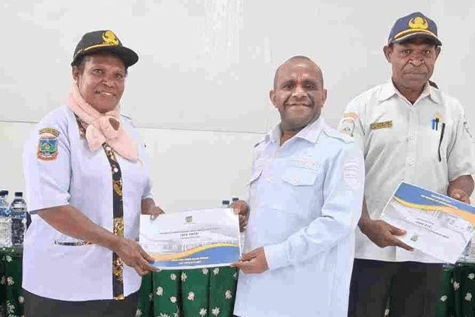 Foto berita: Bupati Deiyai Tekankan Pengelolaan DPA 2026 Harus Tertib Aturan, Transparan dan Bertanggung Jawab