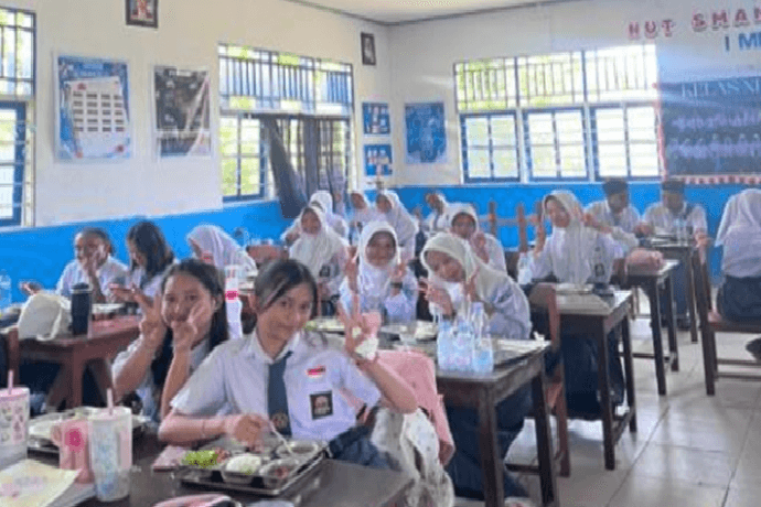 Foto berita: Program Makan Bergizi Gratis (Mbg) Meningkatkan Kualitas Gizi Dan Pendidikan Anak Di Papua Tengah