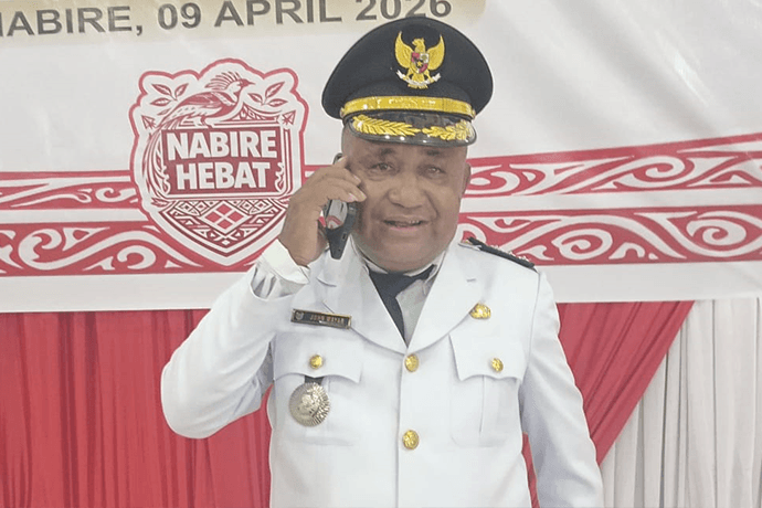 Foto berita: Jhon Wayar Resmi Dilantik Jadi Kadistrik Wapoga, Siap Kawal Visi-Misi Bupati