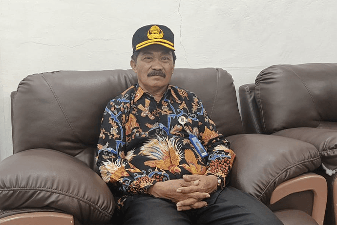 Foto berita: Warga Palang Kantor Distrik Wapoga, Protes Pergantian Kepala Distrik