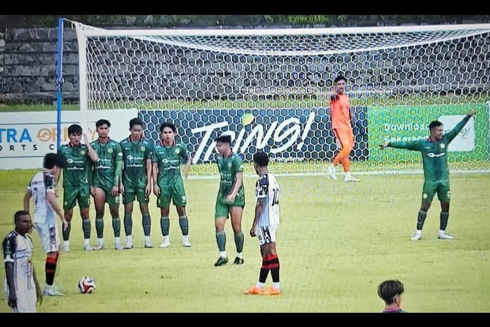 Foto berita: Persipura Unggul 2 Gol di Babak Pertama
