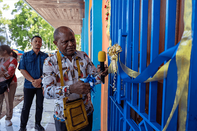Foto berita: Marthen Ukago Resmikan Gedung Perpustakaan STT Walter Post Kampus II