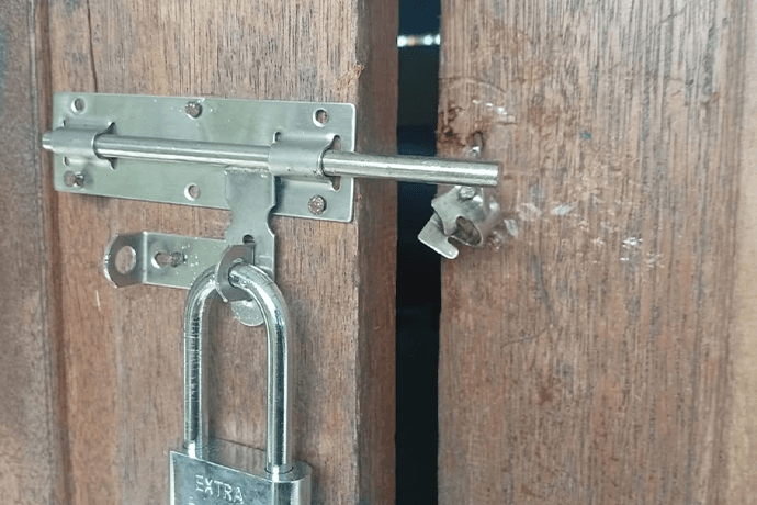 Foto berita: Pintu Ruang Komputer SMAK Aweidabi Dibobol Maling