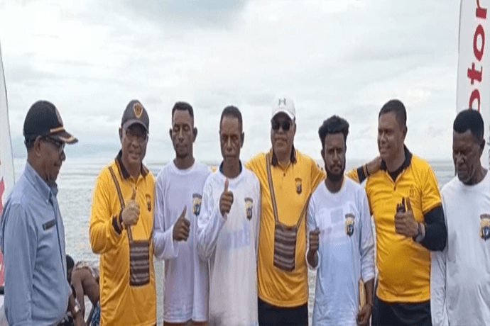 Foto berita: Lomba Race Motor Tempel 15 PK, Resmi Ditutup Kapolda Papua Tengah