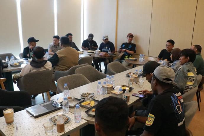 Foto berita: Perkuat Sinergi Informasi, Satgas Damai Cartenz Silaturahmi Bersama Awak Media Timika