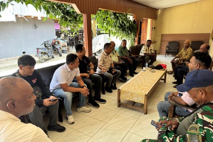 Foto berita: Polda Papua Tengah Gerak Cepat Galang Keluarga Korban Insiden Deiyai, Sepakat Jaga Kondusifitas Nabire