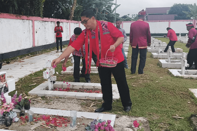 Foto berita: Ikemal Nabire Ziarah ke TMP, Kenang Perjuangan Pattimura