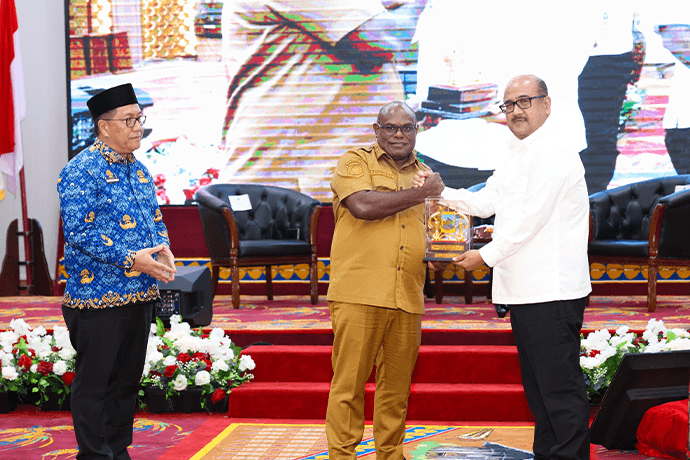 Foto berita: Gubernur Meki Komitmen Bangun Budaya Kerja Profesional, Transparan dan Bertanggung Jawab