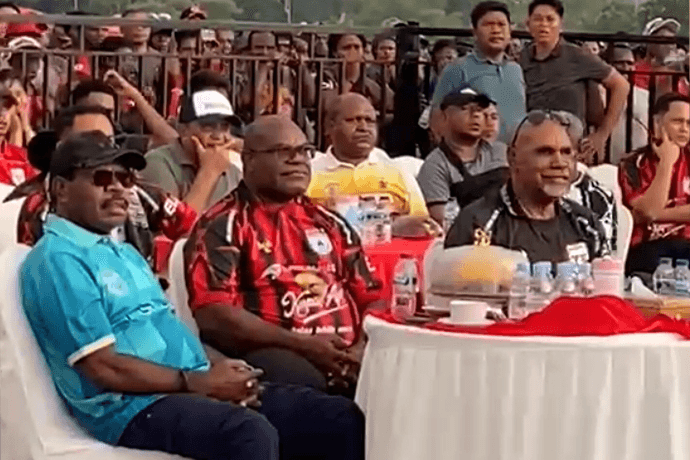 Foto berita: Gubernur Papua Tengah Akan Undang Seluruh Pemain Persipura ke Nabire