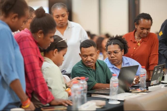Foto berita: Peserta Pelatihan Literasi AI di Timika Membludak