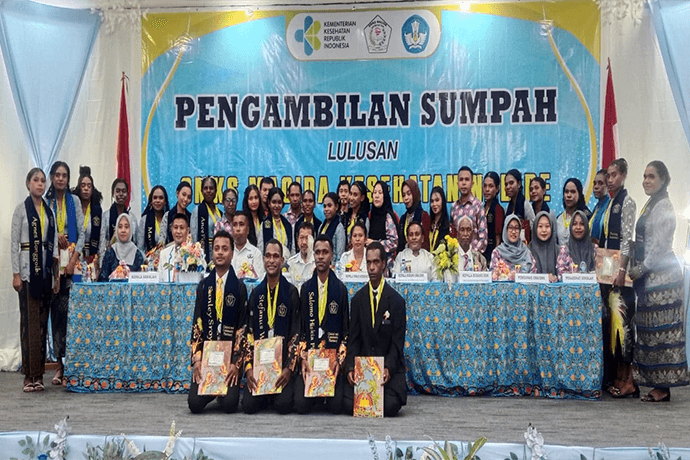 Foto berita: Pengambilan Sumpah Kelulusan SMKS Macida Kesehatan Nabire Angkatan 11 Tahun 2026