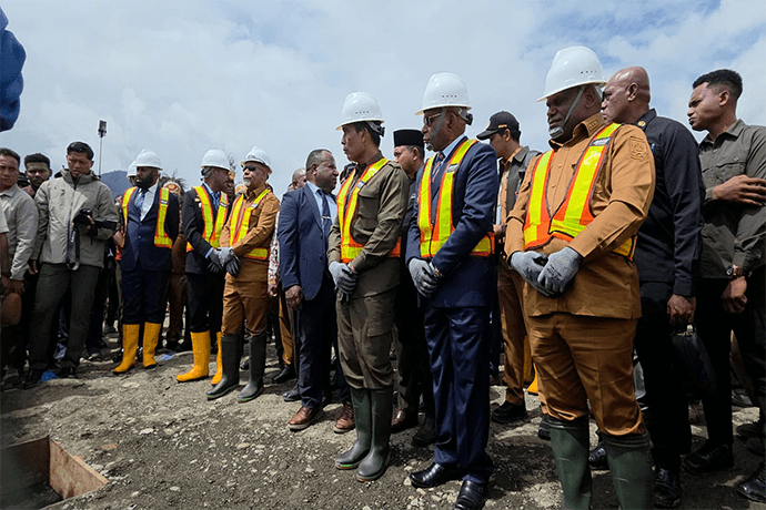 Foto berita: Gubernur Ground Breaking Pembangunan Kantor Bupati dan Kantor DPRK Puncak