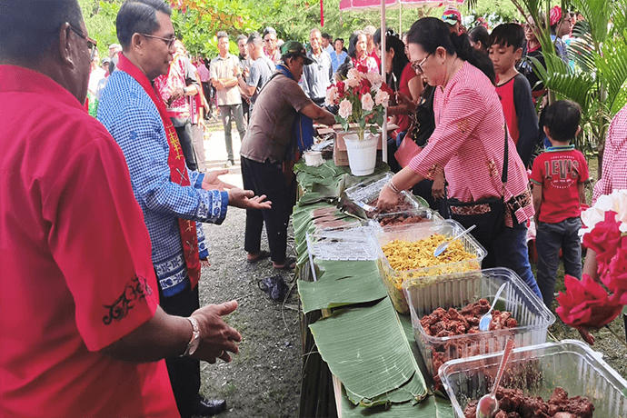 Foto berita: Rayakan HUT Pattimura ke-209, Tradisi Makan Patita Pererat Kebersamaan Warga Maluku di Nabire