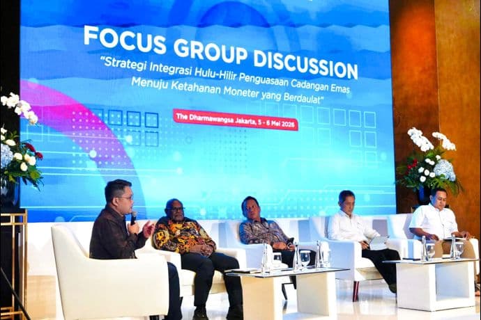 Foto berita: Gubernur Papua Tengah Siap Tertibkan Kegiatan Tambang Ilegal