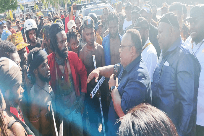 Foto berita: Tuntut Keadilan ‘Dogiyai Berdarah’, Ipmado Gelar Aksi Unras di DPR Papua Tengah