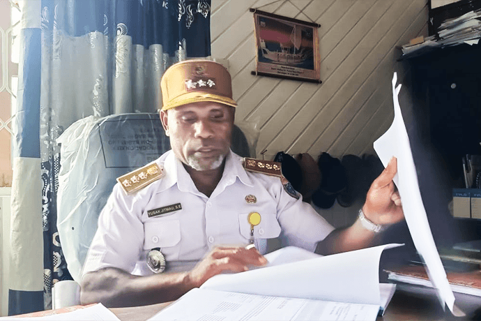 Foto berita: Kadistrik Nabire Pantau Kedisiplinan ASN di 9 Kelurahan dan 3 Kampung