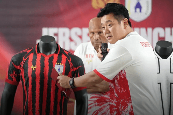 Foto berita: Persipura Bidik Pelatih Asing Berstatus WNI