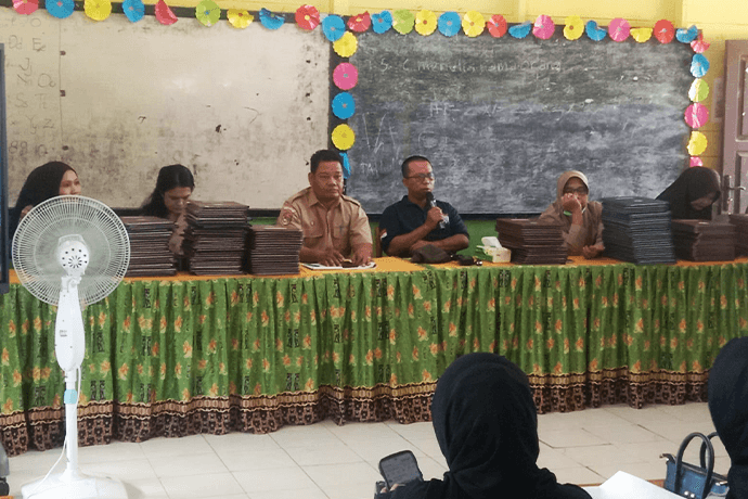 Foto berita: Murid SDN Inpres 02 Bumi Mulia Libur, Tidak Libur Belajar di Rumah