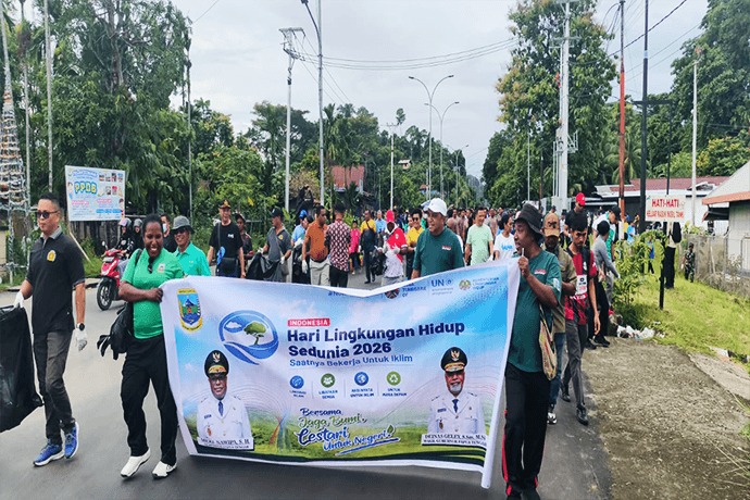 Foto berita: Semarak HLH Sedunia, DLHKP Papua Tengah ‘Grebeg Sampah’