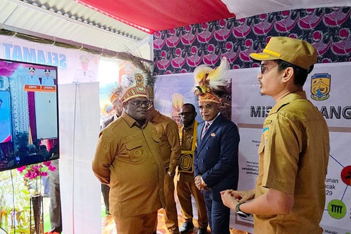 Foto berita: Pameran Satu Tahun Kepemimpinan Elvis Tabuni–Naftali Akawal Tampilkan Capaian Pembangunan Kabupaten Puncak