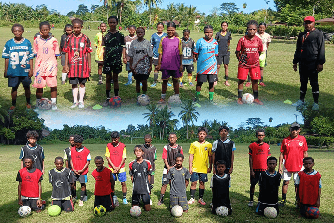 Foto berita: Jelang Pertandingan GSI Distrik, 40 Pemain Distrik Nabire Berlatih