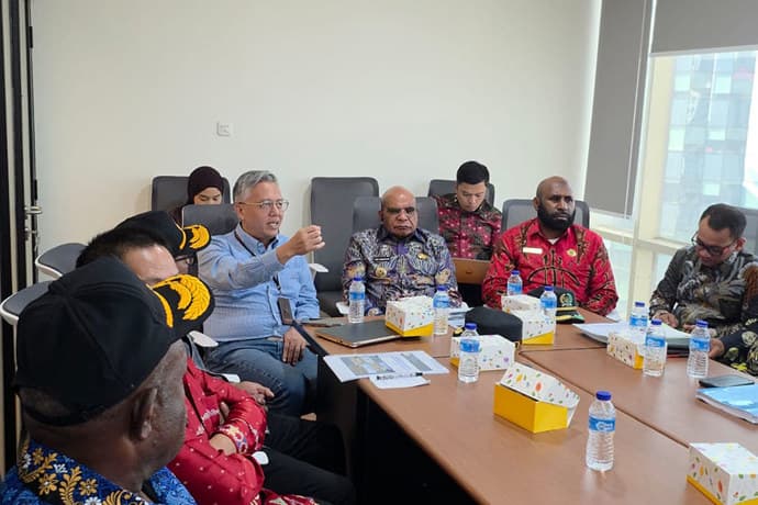 Foto berita: Bupati Puncak Temui Direktur SSPKP Bahas Bantuan Pembangunan Rumah Layak Huni