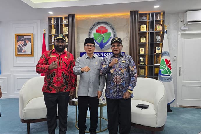 Foto berita: Bupati Puncak Elvis Tabuni Audiensi Dengan Mendes Yandri Susanto Bahas Pembangunan Desa
