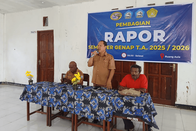 Foto berita: Raport Diterima Bukan Lembaran Nilai, Cermin Kerja Keras