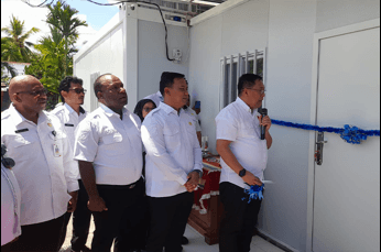 Foto berita: Sekda Paputeng Gunting Pita Gedung Dinas Perkebunan