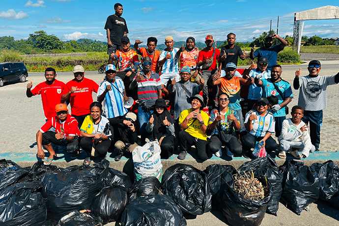 Foto berita: Relawan Peduli Sampah Gelar Aksi Bersih-bersih di Pantai Nabire