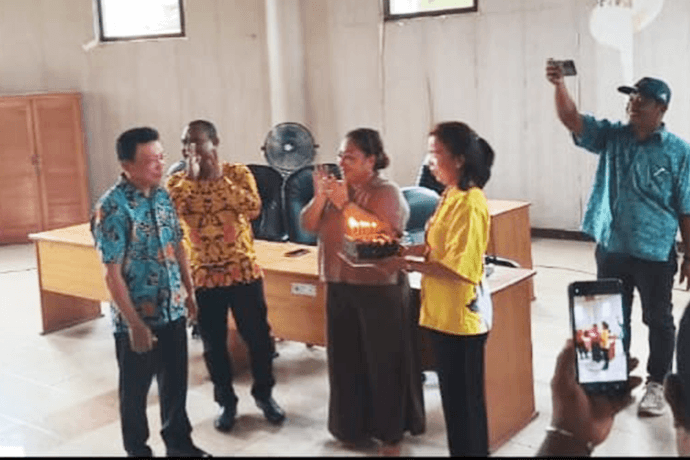 Foto berita: Pelepasan ASN Purnatugas dan HUT ke-58 Tadius Kombong Kila