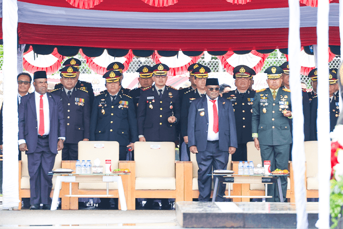 Foto berita: Gubernur Meki Hadiri Upacara Hari Bhayangkara ke-80