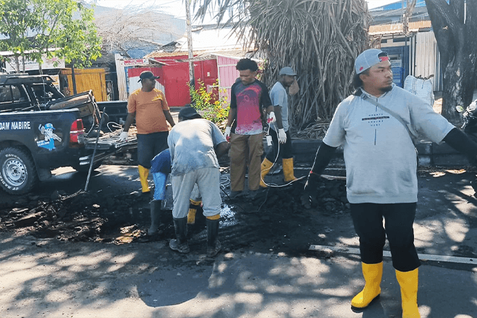 Foto berita: Pipa Air di Jalan Merdeka Kembali Bocor, Perumda Bergerak Cepat