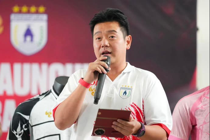 Foto berita: Owen Rahadyan Lepas Jabatan Manajer Persipura