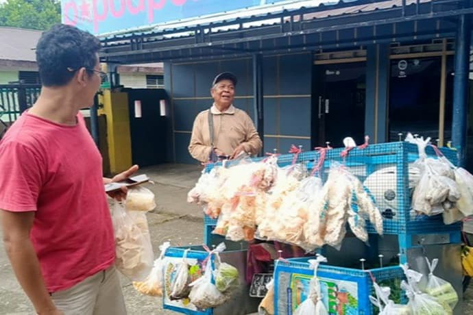 Foto berita: Asa Mono, Sebungkus Urap Ikan Asin