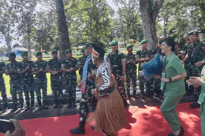 Foto berita: Pangdam XVII/Cenderawasih Tinjau Denzipur 12/OHH dan Brigif TP 82/WKB