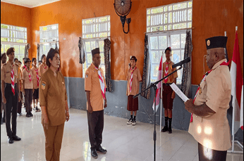 Foto berita: Kwarcab Nabire Lantik Pengurus Mabiran dan Pengurus Kwarran Teluk Kimi