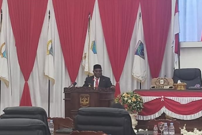 Foto berita: Pendapatan APBD Papua Tengah 2025 Lampaui Target, Gubernur Meki: Surplus Capai Rp345 Miliar