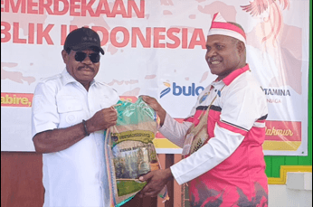 Foto berita: Panen Perdana Beras Lokal, Bupati Nabire Apresiasi Keberhasilan Dinas Ketahanan Pangan