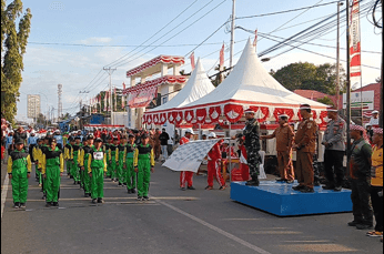 Foto berita: Sambut HUT ke-81 RI, Dandim 1705 Hadiri Lomba Gerak Jalan Indah