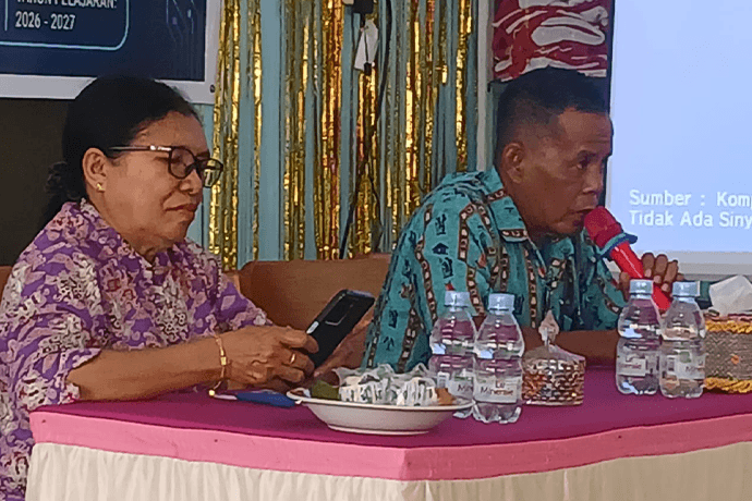 Foto berita: SMPN 3 Nabire Gelar Workshop Penguatan Kompetensi Guru