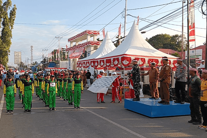 Foto berita: Sambut HUT ke-81 RI, Dandim 1705 Hadiri Lomba Gerak Jalan Indah