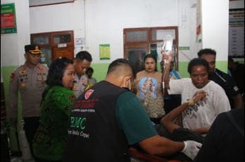 Foto berita: Kapolres Jayapura Tinjau Penanganan Korban Dugaan Insiden MBG, Fokus Utama Selamatkan Nyawa Masyarakat